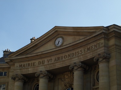 Clock on the Vth Arrondissement Town Hall.JPG